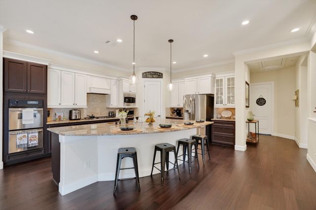 18 Sundown Ridge Place, The Woodlands, TX 77375