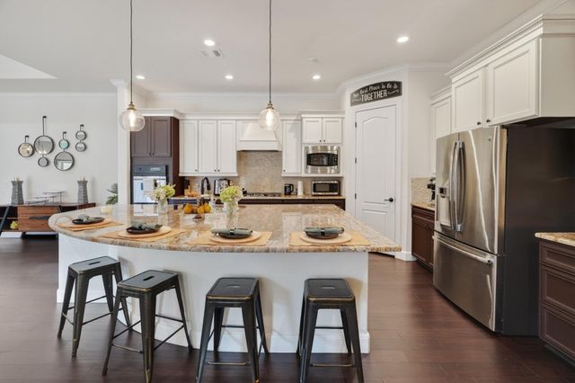 18 Sundown Ridge Place, The Woodlands, TX 77375