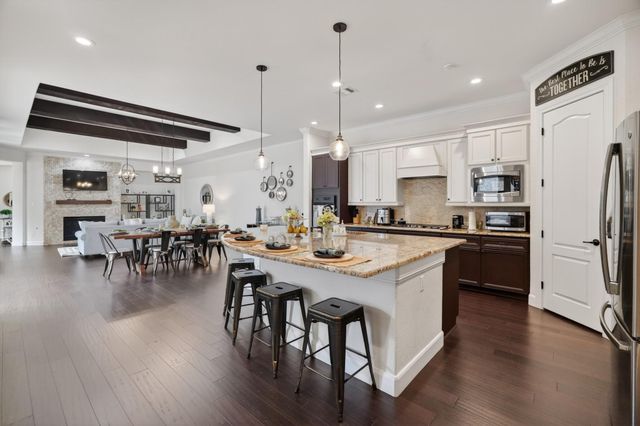 18 Sundown Ridge Place, The Woodlands, TX 77375