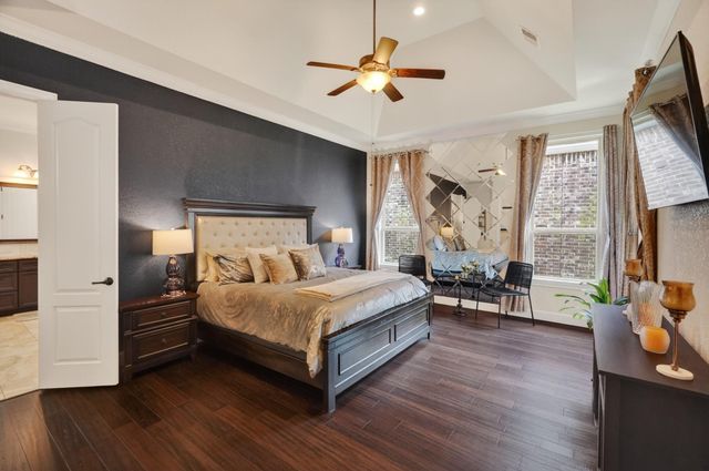 18 Sundown Ridge Place, The Woodlands, TX 77375