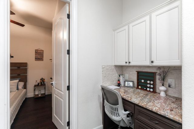 18 Sundown Ridge Place, The Woodlands, TX 77375
