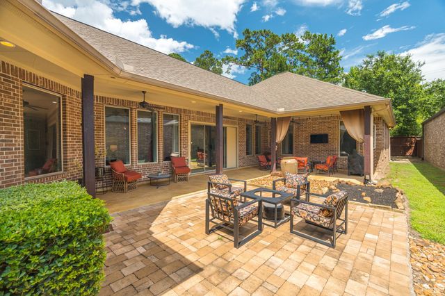 18 Sundown Ridge Place, The Woodlands, TX 77375