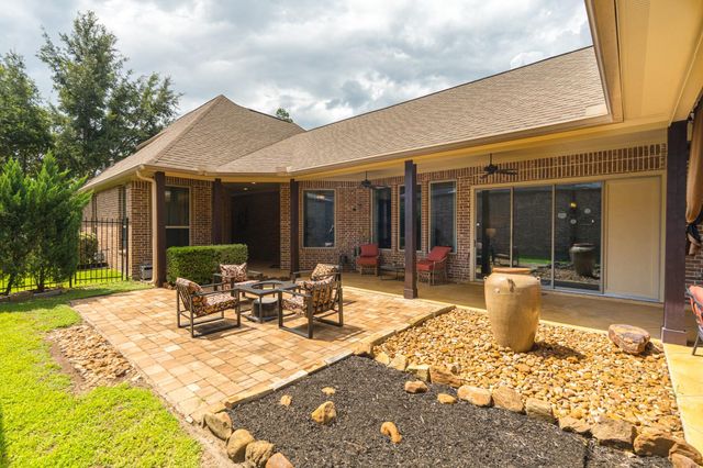 18 Sundown Ridge Place, The Woodlands, TX 77375