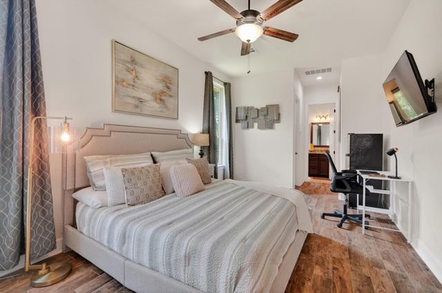 18 Sundown Ridge Place, The Woodlands, TX 77375