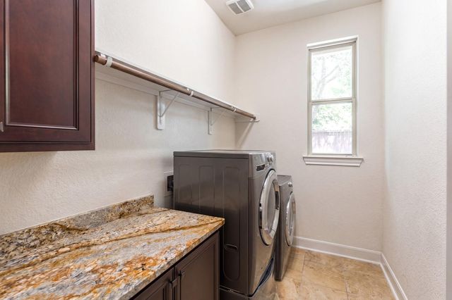 18 Sundown Ridge Place, The Woodlands, TX 77375