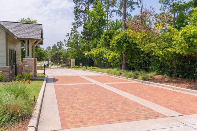 18 Sundown Ridge Place, The Woodlands, TX 77375