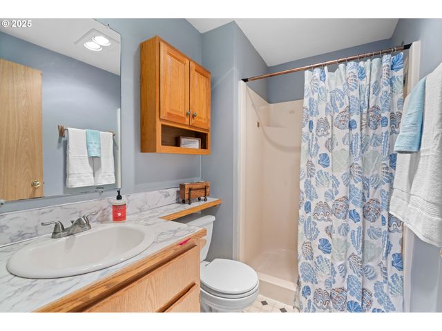 13816 Ne 85TH St, Vancouver, WA 98682