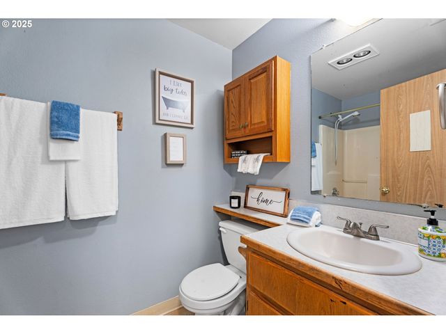 13816 Ne 85TH St, Vancouver, WA 98682