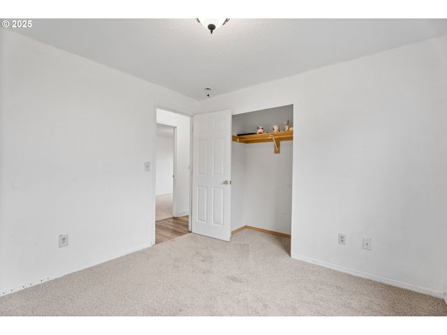 13816 Ne 85TH St, Vancouver, WA 98682