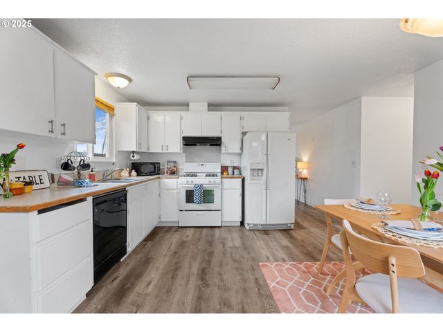 13816 Ne 85TH St, Vancouver, WA 98682