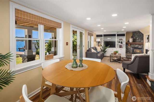 11754 Riviera Place NE, Seattle, WA 98125