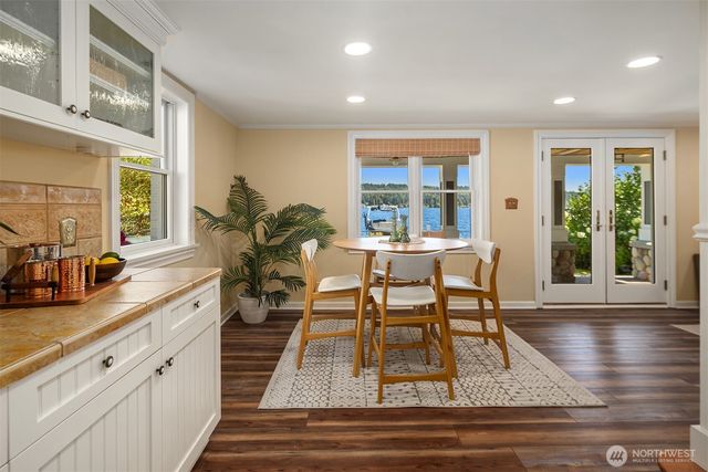 11754 Riviera Place NE, Seattle, WA 98125