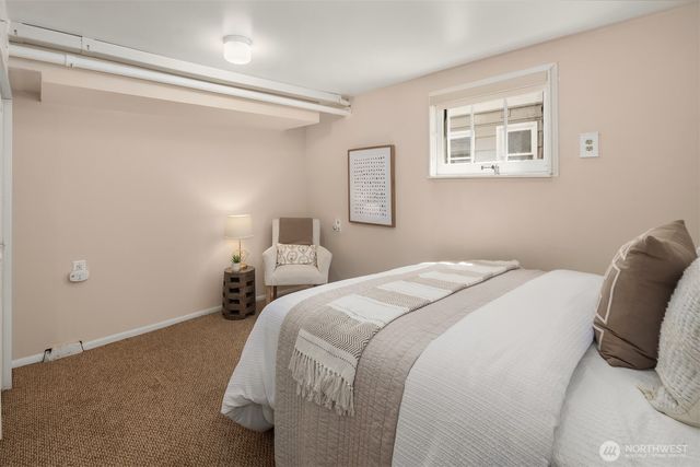 11754 Riviera Place NE, Seattle, WA 98125