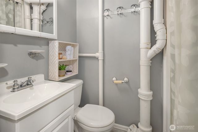 11754 Riviera Place NE, Seattle, WA 98125