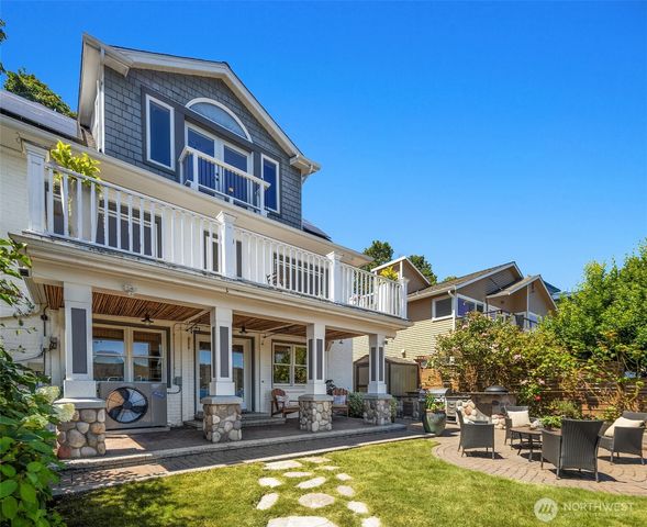 11754 Riviera Place NE, Seattle, WA 98125