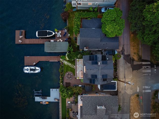 11754 Riviera Place NE, Seattle, WA 98125