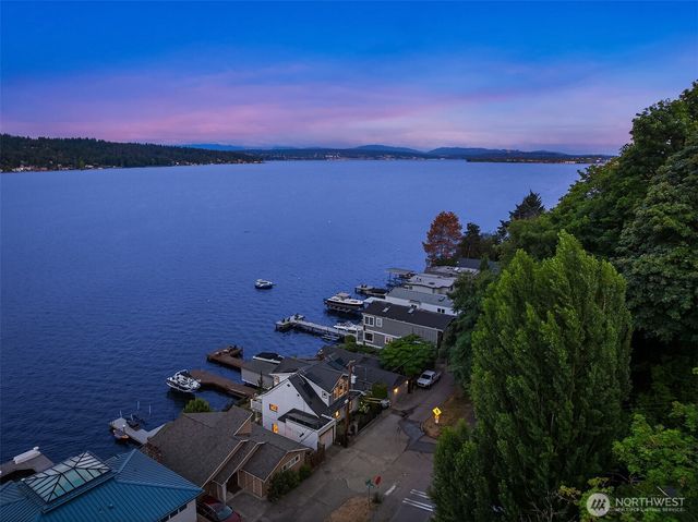 11754 Riviera Place NE, Seattle, WA 98125