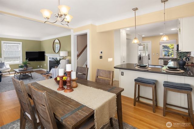 11754 Riviera Place NE, Seattle, WA 98125