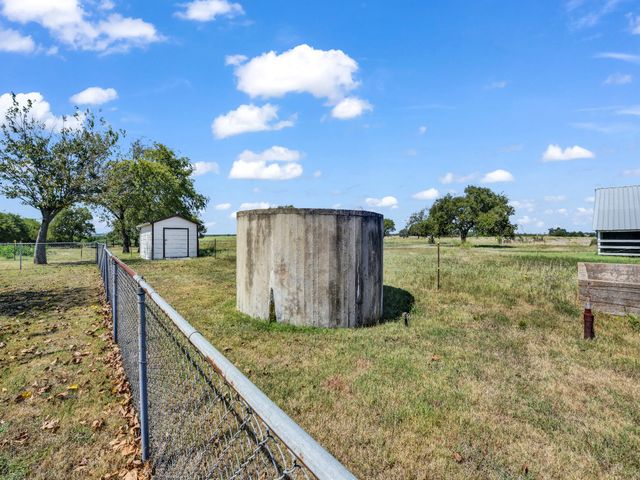 5108 Woodard Avenue, Cleburne, TX 76033