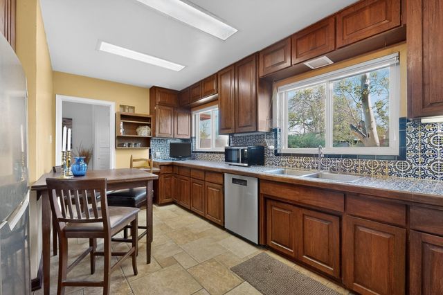 1511 Columbia Drive NE, Albuquerque, NM 87106