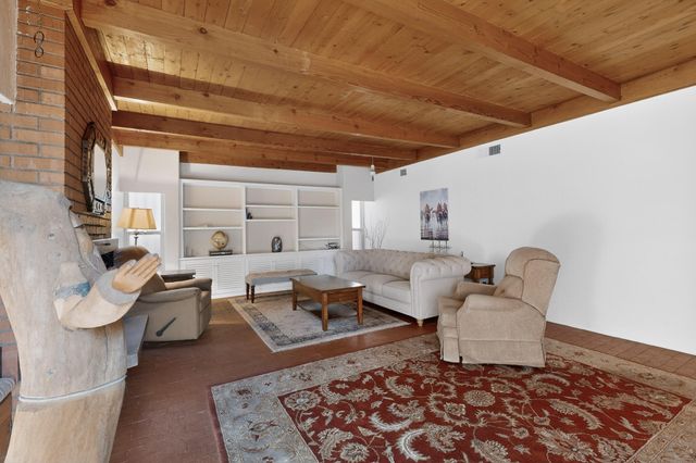 1511 Columbia Drive NE, Albuquerque, NM 87106