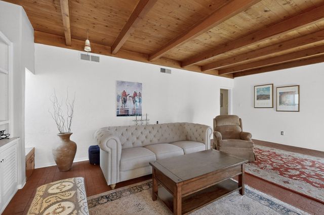 1511 Columbia Drive NE, Albuquerque, NM 87106