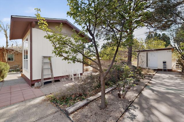 1511 Columbia Drive NE, Albuquerque, NM 87106