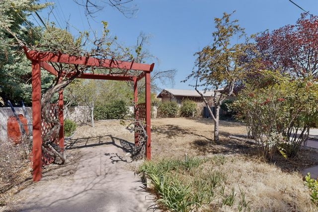 1511 Columbia Drive NE, Albuquerque, NM 87106