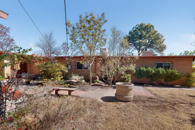 1511 Columbia Drive NE, Albuquerque, NM 87106