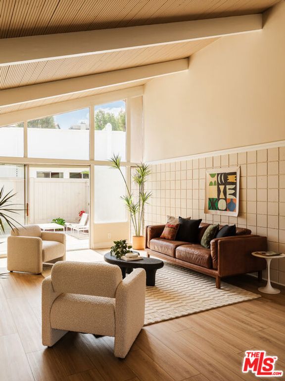 Image 12 of property listing at 4181 Del Mar Avenue, Long Beach, CA 90807