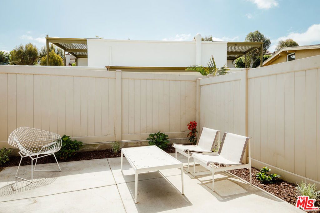 Image 13 of property listing at 4181 Del Mar Avenue, Long Beach, CA 90807