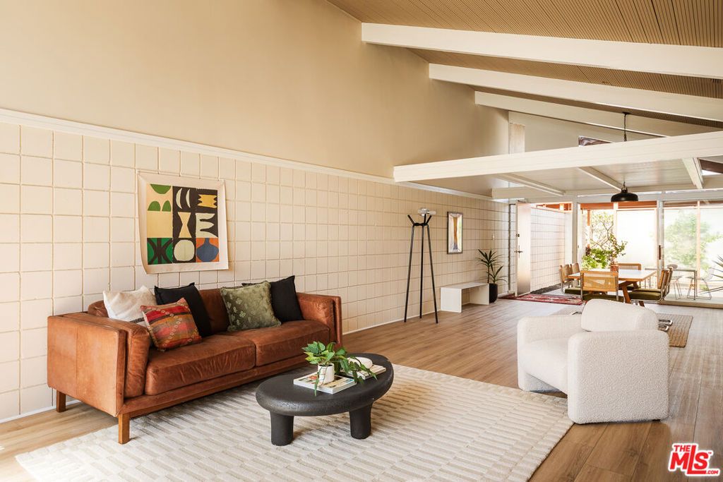 Image 15 of property listing at 4181 Del Mar Avenue, Long Beach, CA 90807