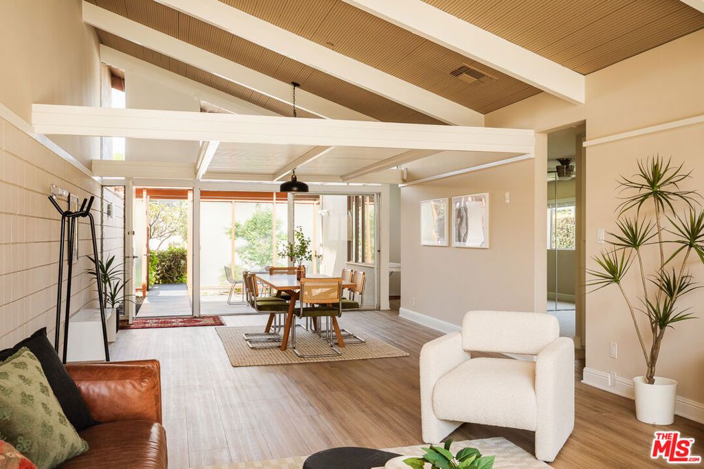 Image 17 of property listing at 4181 Del Mar Avenue, Long Beach, CA 90807