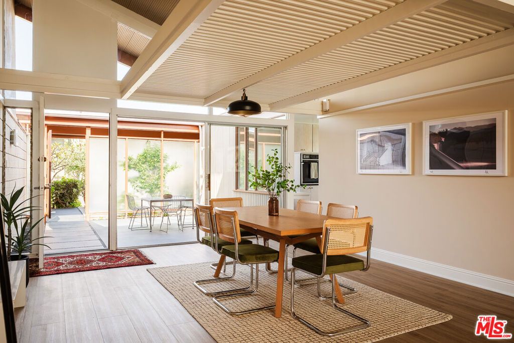 Image 18 of property listing at 4181 Del Mar Avenue, Long Beach, CA 90807