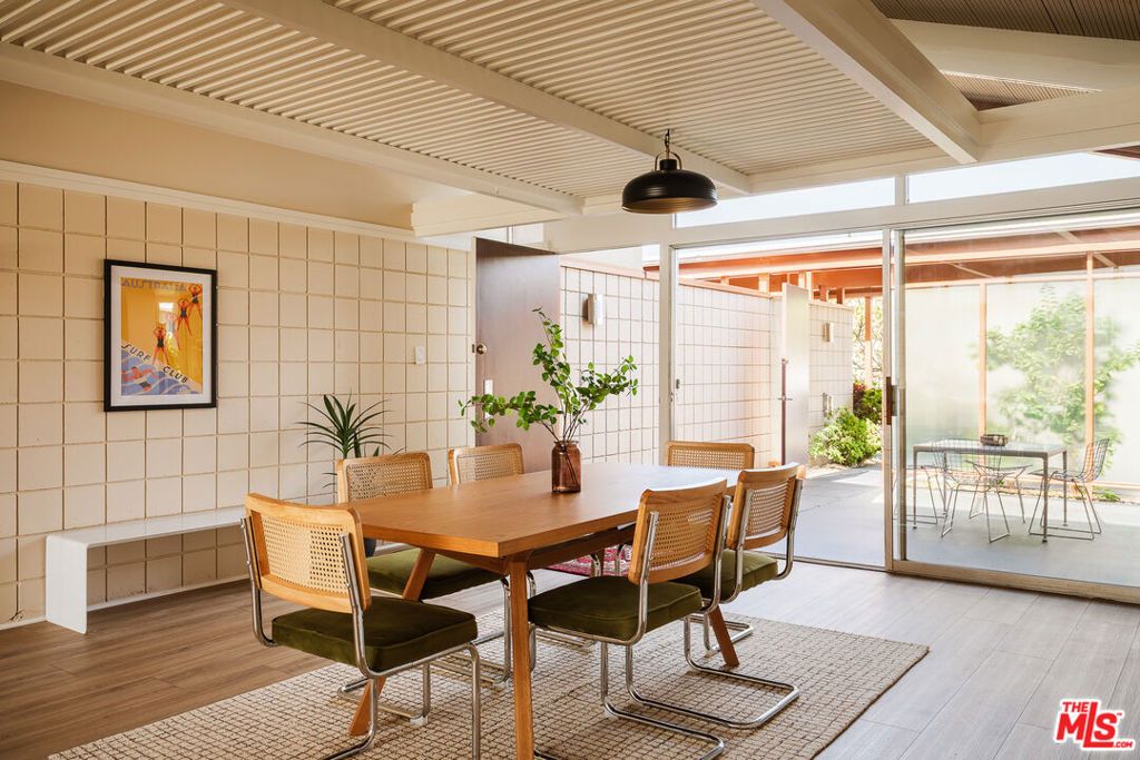 Image 20 of property listing at 4181 Del Mar Avenue, Long Beach, CA 90807