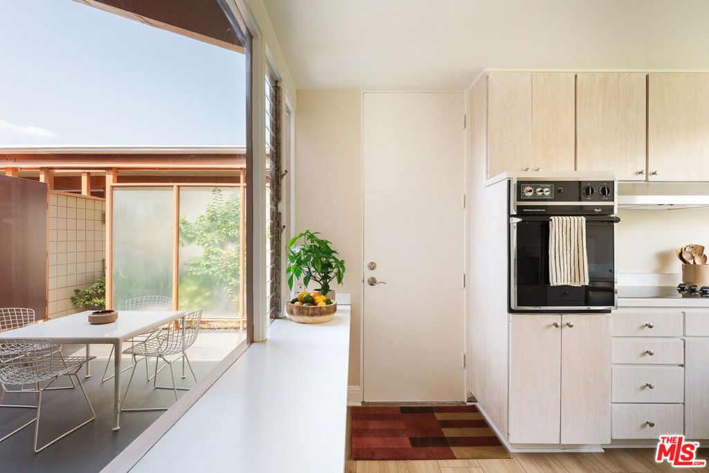 Image 23 of property listing at 4181 Del Mar Avenue, Long Beach, CA 90807