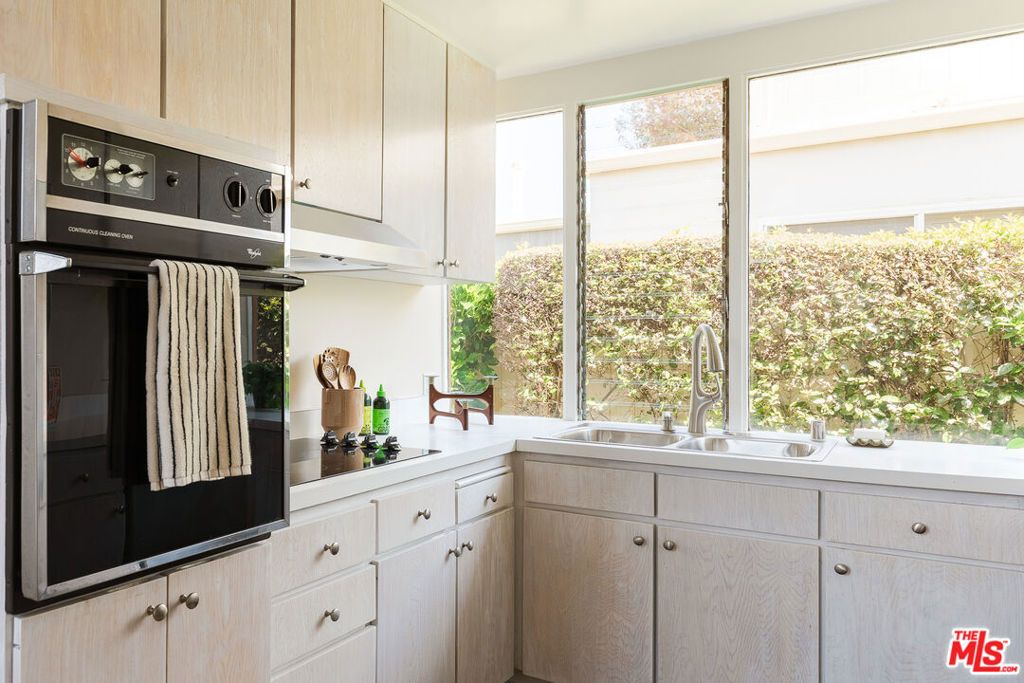 Image 24 of property listing at 4181 Del Mar Avenue, Long Beach, CA 90807