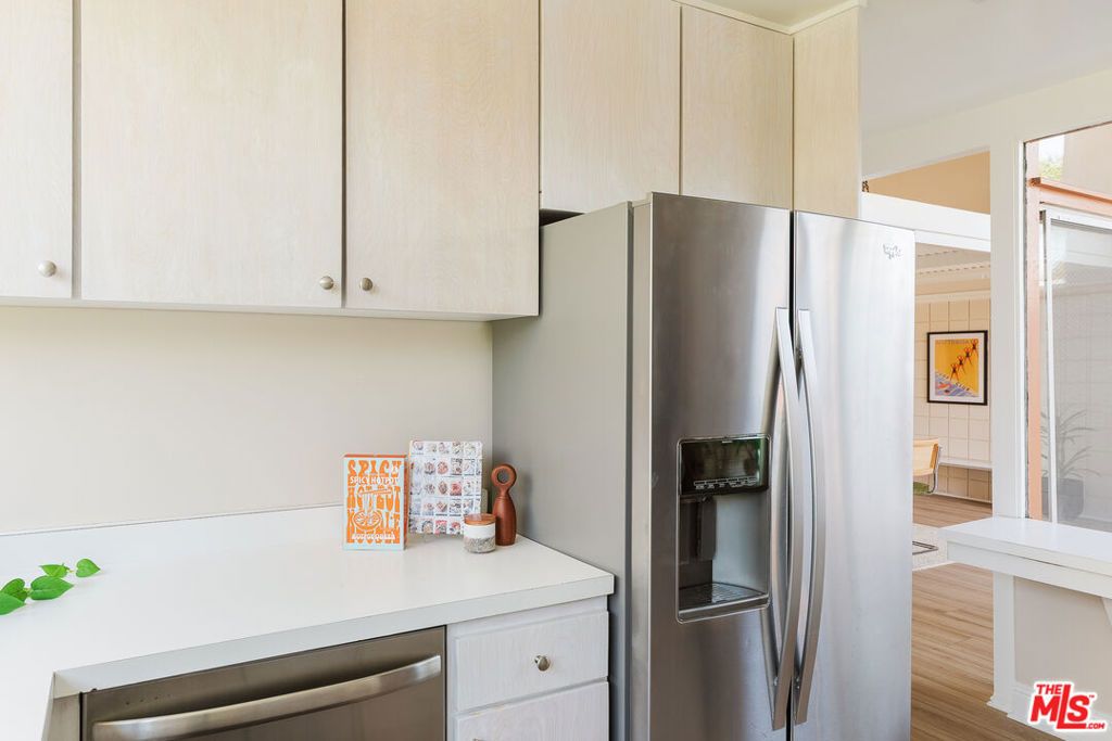 Image 26 of property listing at 4181 Del Mar Avenue, Long Beach, CA 90807