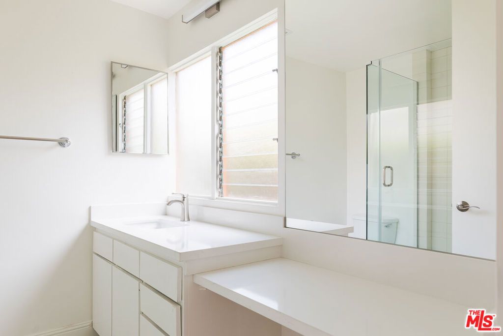 Image 29 of property listing at 4181 Del Mar Avenue, Long Beach, CA 90807