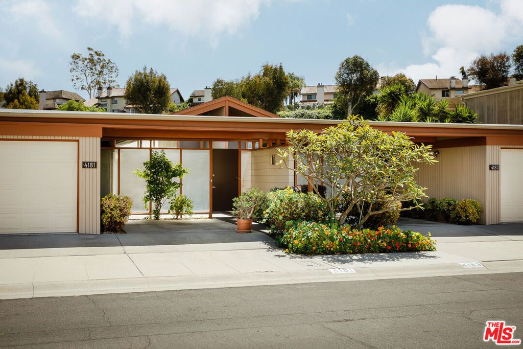 Image 3 of property listing at 4181 Del Mar Avenue, Long Beach, CA 90807