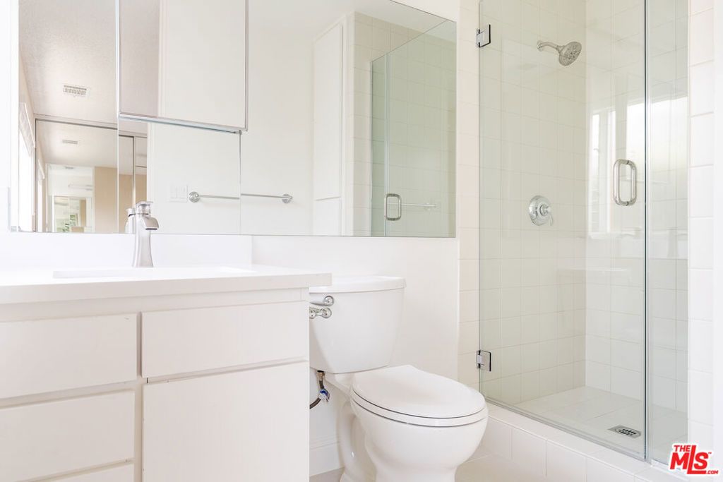 Image 32 of property listing at 4181 Del Mar Avenue, Long Beach, CA 90807