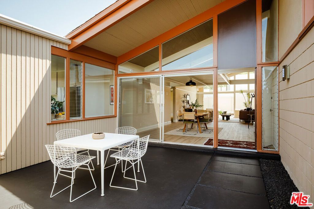 Image 8 of property listing at 4181 Del Mar Avenue, Long Beach, CA 90807