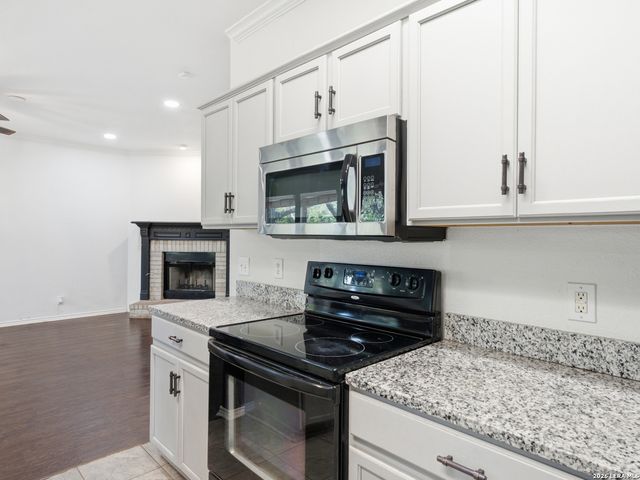 535 WILLOW GROVE DR, San Antonio, TX 78245