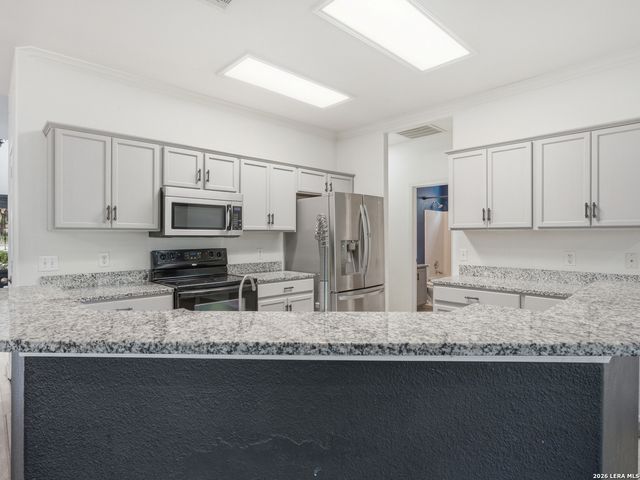 535 WILLOW GROVE DR, San Antonio, TX 78245