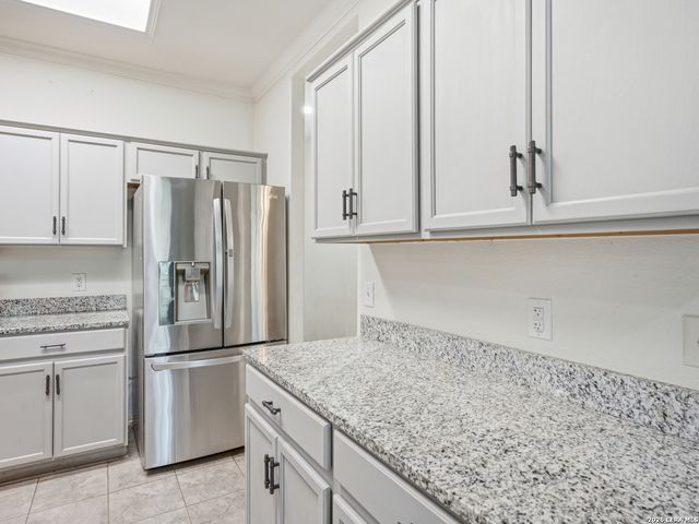 535 WILLOW GROVE DR, San Antonio, TX 78245