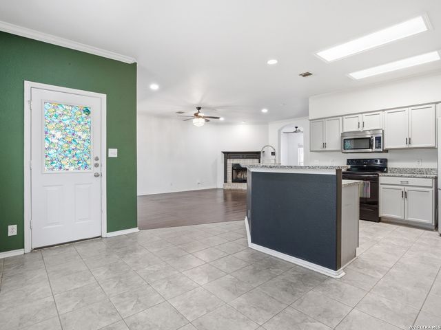 535 WILLOW GROVE DR, San Antonio, TX 78245
