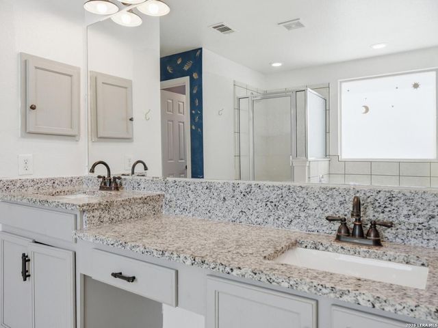 535 WILLOW GROVE DR, San Antonio, TX 78245