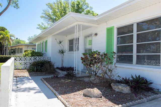 15348 BEDFORD CIRCLE W, Clearwater, FL 33764