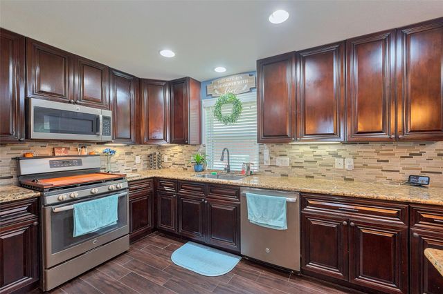 3207 Pheasant Trail Drive, Sugar Land, TX 77498