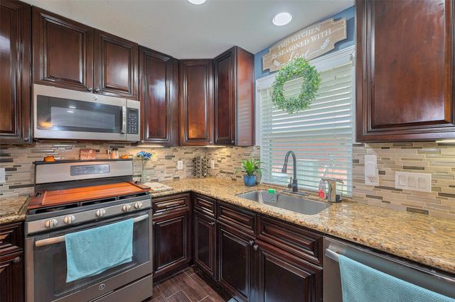 3207 Pheasant Trail Drive, Sugar Land, TX 77498
